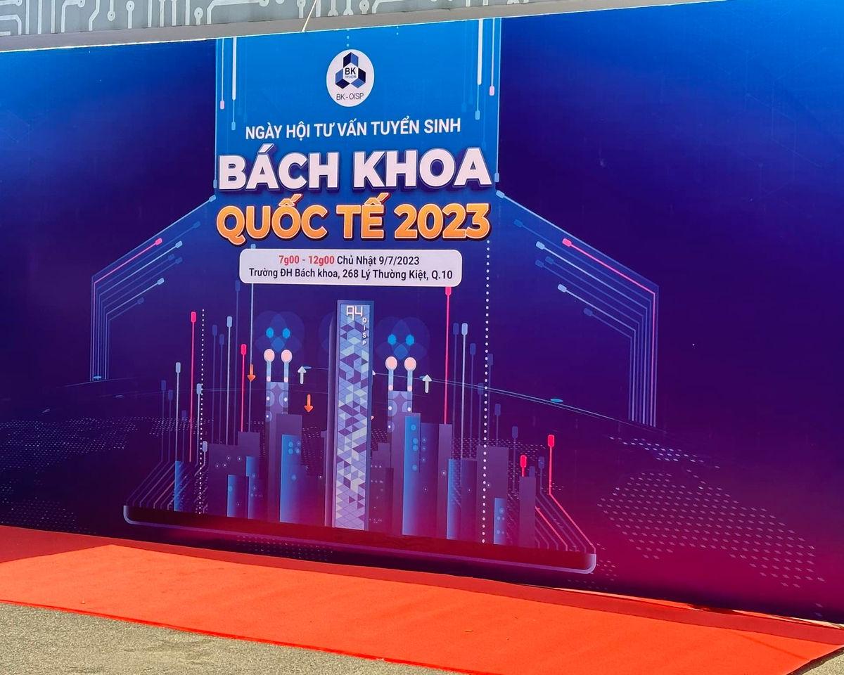 Đang ở Bách Khoa xin đăng ký làm sinh viên năm nhất 😁. ￼

Anh em nào đang ở đây không nhỉ?